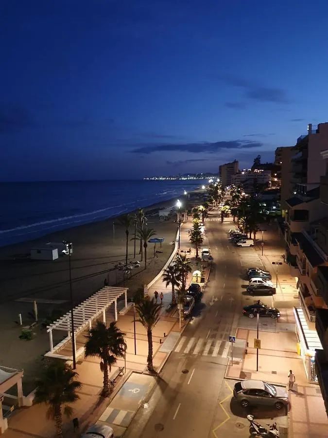 Front Row Penthouse Apartment On Carvajal Beach 丰希罗拉