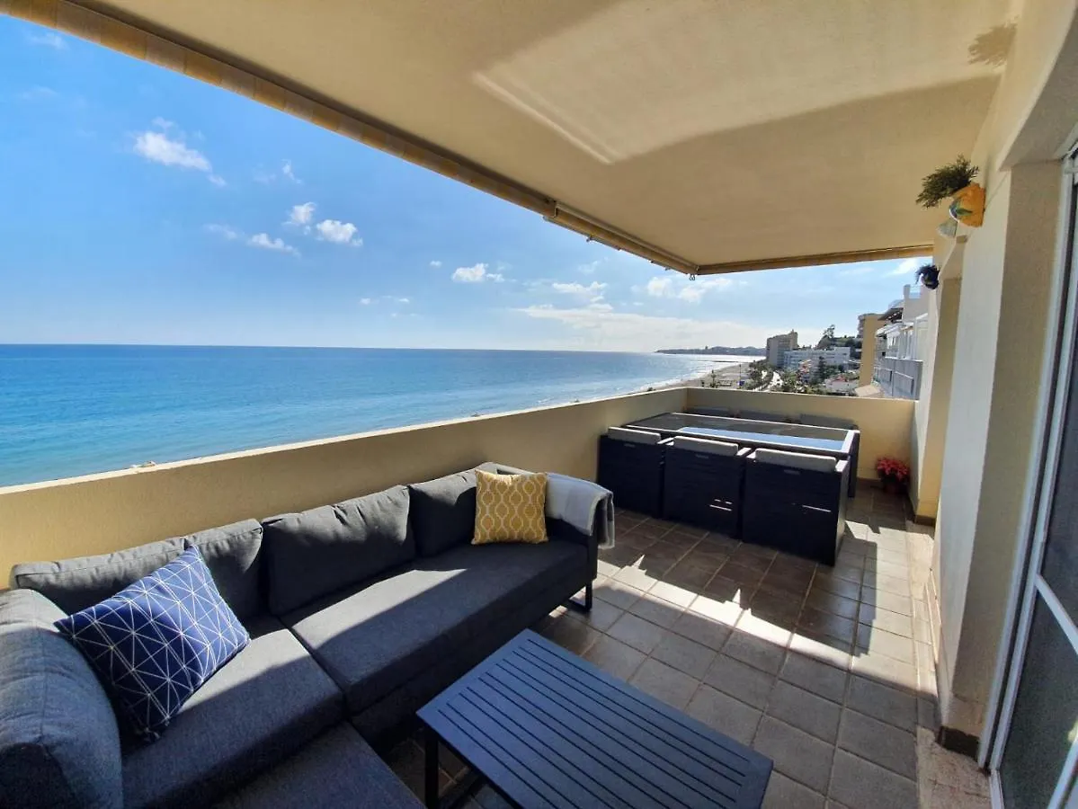 Front Row Penthouse Apartment On Carvajal Beach 丰希罗拉
