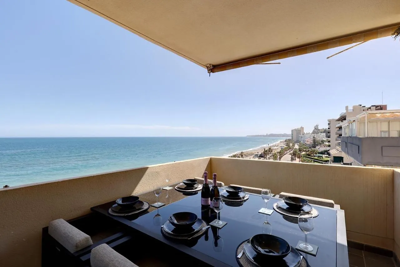 Front Row Penthouse Apartment On Carvajal Beach 丰希罗拉