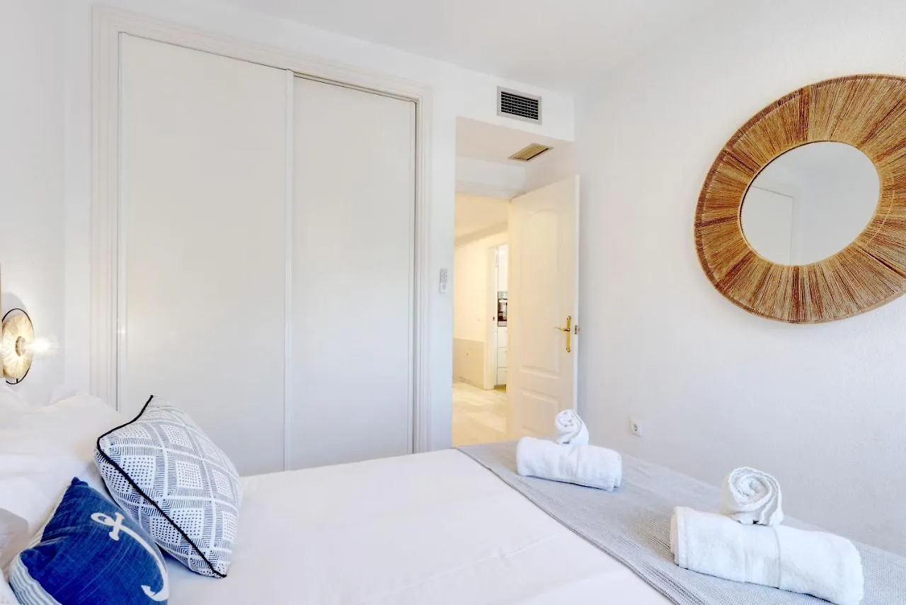 Front Row Penthouse Apartment On Carvajal Beach 丰希罗拉 西班牙